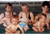 Babyschwimmen (c) Schwimmhalle Aue Babyschwimmen Schwimmhalle Aue