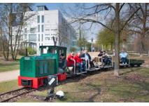 Feldbahn (c) TECHNOSEUM Feldbahn dreht im Freigelände eine Runde