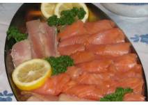 Fischteller (c) alex grom Fischplatte mit Lachs und Forelle