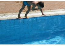 "Nase zu" beim Sprung ins Wasser