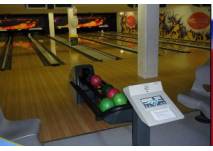 (c) American Bar & Bowling Halle American Bar & Bowling Halle