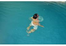 Tauchen im Hallenbad 