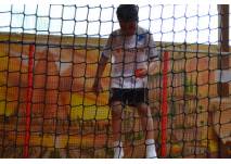 (c) alex grom Auf dem Trampolin