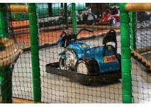 Motorrad auf dem Indoor-Spielplatz
