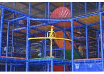 Soft-Airgun auf dem Indoor-Spielplatz