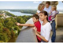Kinder auf der Kuppel im Neuen Rathaus Hannover