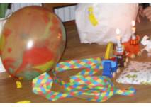 Ballon und Luftschlangen 