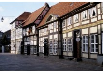 Bärenspur (c) Nienburg Historische Häuserzeile in Nienburg