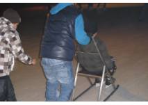 Kinder beim Eislaufen