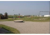 Spielen auf einem Spielplatz (c) Antje B.