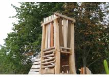 (c) alex grom Kletterturm aus Holz