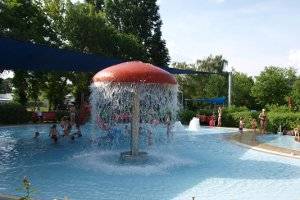 Planschen im Freibad (c) Freibad Griesheim