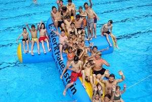 Wasserspiele im Wasgaufreibad Hauenstein (c) Wasgaufreibad Hauenstein