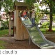 Spielplatz Beispiel Rutsche