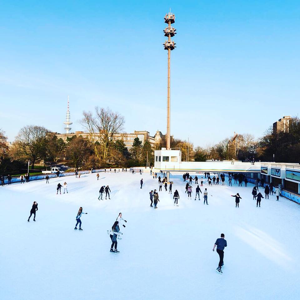 Eisarena in Planten un Blomen in Hamburg | Mamilade Ausflugsziele