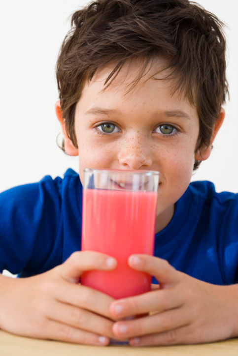 © Jupiterimages/Pixland/Thinkstock - Smoothies schmecken auch Kindern © Jupiterimages/Pixland/Thinkstock