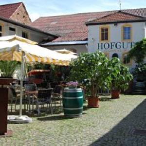 Erlesene Speisen im Hogut genießen (c) Hofgut Restaurant in Gönnheim
