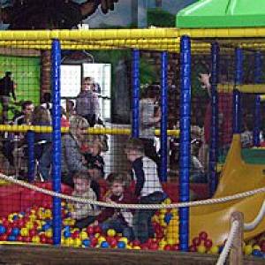 Kinder-Indoor-Spielparadies Pader-Bini-Land