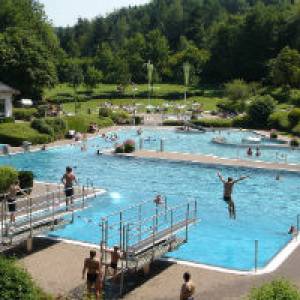 Waldschwimmbad in Eisenberg