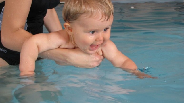 Babyschwimmen im Gartenbad Mayen