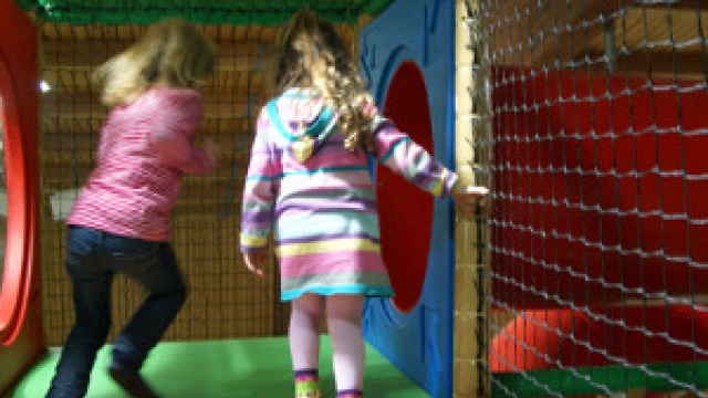 Kinder beim Toben im Funpark Trossingen