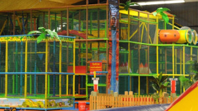 Klettergerüst im Hallenspielplatz Lufti in Meckenbeuren