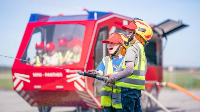 (c) Flughafen Dresden kindergeburtstag feiern am flughafen dresden ausflugstipp mamilade
