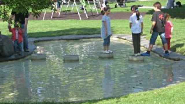 Wasserspielplatz im Hartenbergpark in Mainz