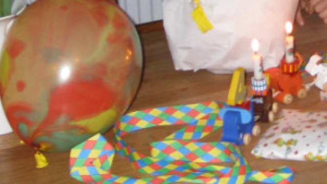 Ballon und Luftschlangen 
