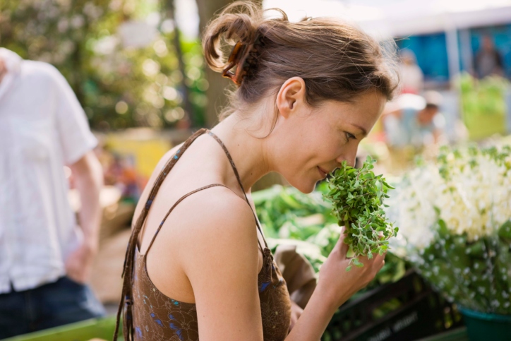 © Jupiterimages/BananaStock/Thinkstock - Viele Erwachsene sind Wildkräuterneulinge © Jupiterimages/BananaStock/Thinkstock